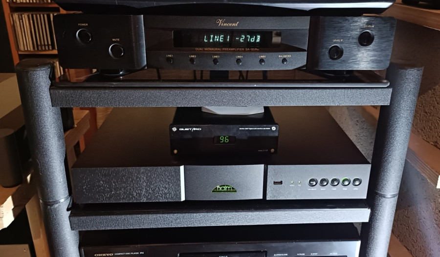 1 preampli Vincent SP93P DAC Naim 1240x.jpg